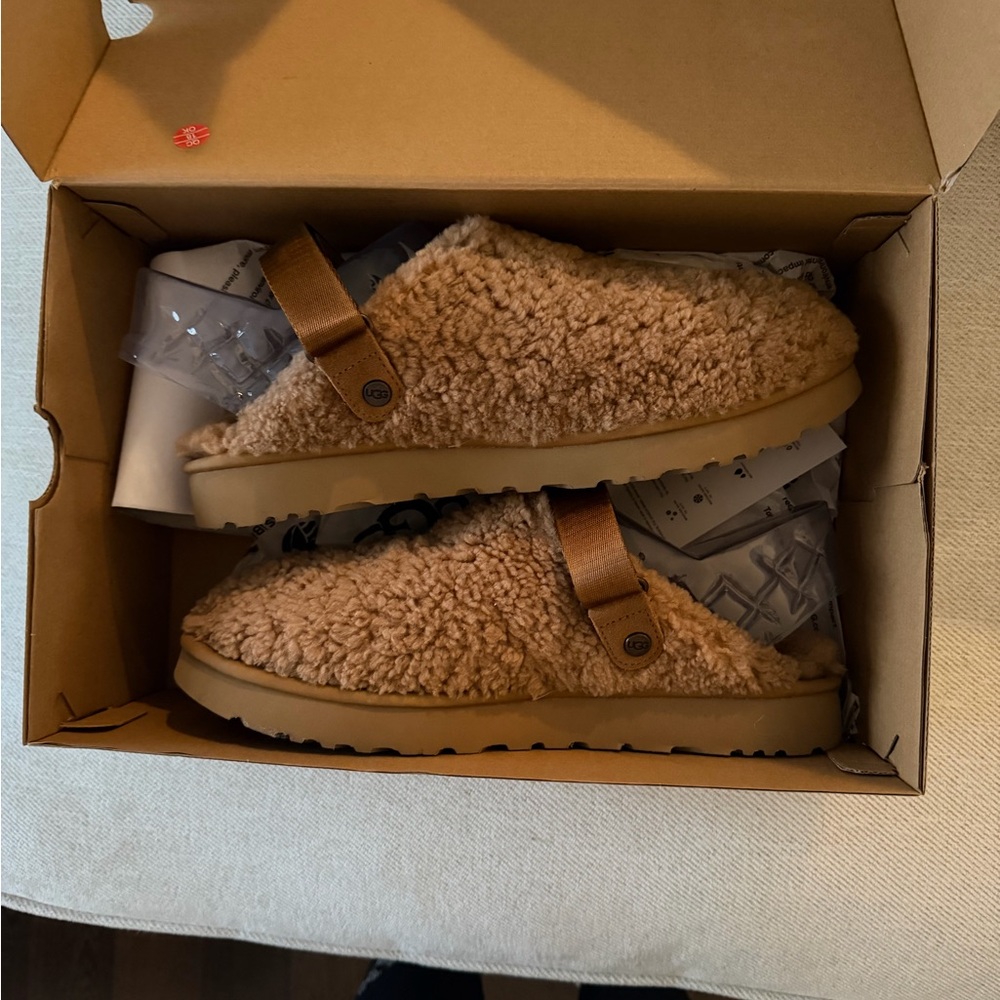 UGG Lanah Clog Slipper in Tan - Picture 3 of 7